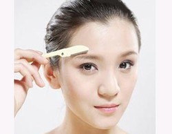 5 Kesalahan Dalam Membentuk Alis