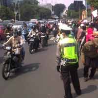 Aksi Pedagang Pasar Keputran Membuat Lalin Padat