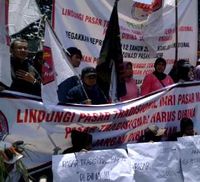 Pesat Jabar Demo Boediono