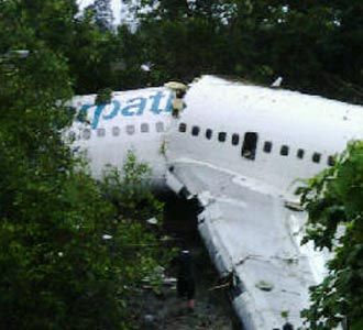 Tergelincir, Pesawat Merpati Terbelah