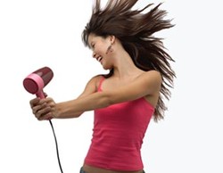 Tips Mengeringkan Rambut Yang Aman