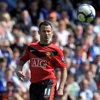Giggs Enggan Lempar Handuk