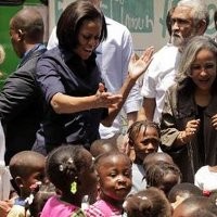 Kunjungan Solo Pertama Michelle Obama ke Haiti