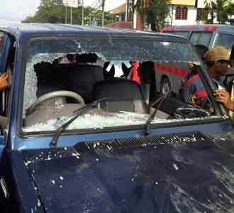 Mobil Kijang Ikut Hancur