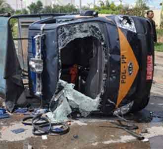 Mobil Satpol PP Hancur