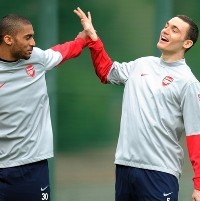 Acungan Jempol untuk Vermaelen