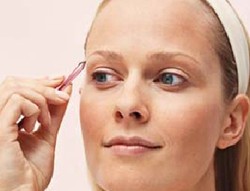 Tips Cabut Alis Tanpa Rasa Sakit