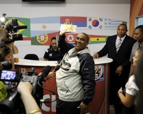 Penjualan Langsung Tiket Ricuh