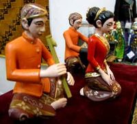 Patung Miniatur Kacapi Suling Cianjuran