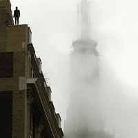 Patung Bunuh Diri Bikin Heboh New York