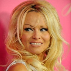 Pamela Anderson Minta Seaworld Ditutup