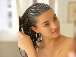 5 Langkah Mudah untuk Rambut Berkilau