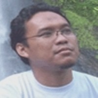 Artis Politikus dan Politikus Artis
