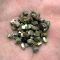 Penjual Sate Temukan Emas Dalam Bongkahan Batu