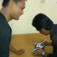 Viking Berburu Tanda Tangan Jaya