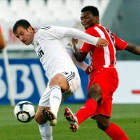 Van Der Vaart Menangkan Madrid