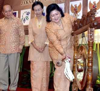 Ibu Negara Buka Munas Dekranas