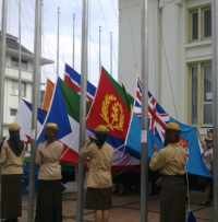 Ratusan Anggota Pramuka Kibarkan Bendera Peserta KAA