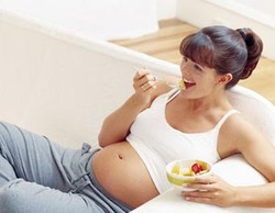 Menghindari Stretch Mark Saat Kehamilan