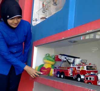 Pernik-pernik Penjinak Api untuk Anak