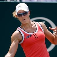 Stosur Juarai Family Circle Cup
