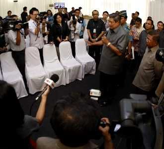 SBY Kunjungi Media Centre Tampak Siring