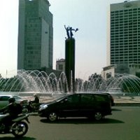 Sudah 2 Honda Jazz Nyemplung, Jalan di Bundaran HI Harus Dikaji