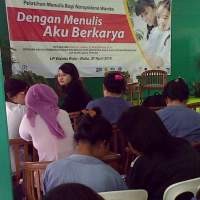 Peringati Hari Kartini, Napi Wanita LP Bulu Baca Puisi dan Main Musik