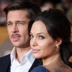 Jolie-Pitt Didesak Segera Menikah