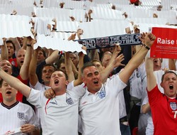 Fans Rela Kelaparan & Tak Kencan asal Tim Juara