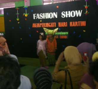 Murid Playgroup & TK Peringati Hari Kartini
