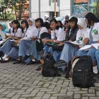 Fakultas Adab Gelar Kompetisi English Contest Bagi Pelajar