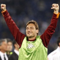 Tak Puas Didenda, Totti Enggan Banding