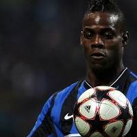 Balotelli Diserang Materazzi, Ibra Membela