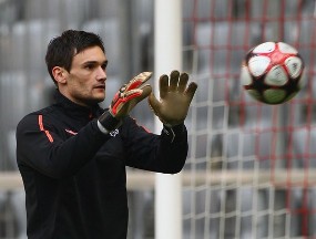 Waspadai Gol Telat Bayern, Lyon