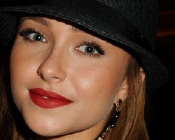 Tampil Elegan dan Seduktif dengan Lipstik Merah