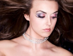 Ubah Dandanan Agar Terlihat 5 tahun Lebih Muda!