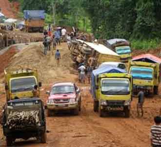 Jalan Malawi-Pontianak Berlumpur