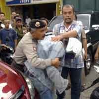 Demo Pilkada Kediri Rusuh, 2 Orang Terkena Pukulan Polisi 