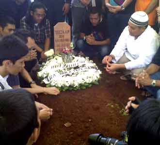Teeza Ariaputra Dimakamkan