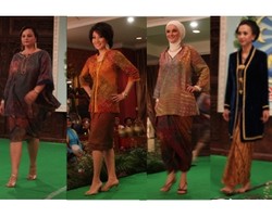Hari Kartini, Istri Dubes Jadi Model Catwalk