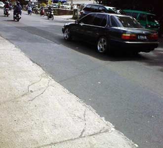 Lubang Jl Setiabuhdi Ditambal