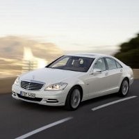 2 Tahun Lagi Mercedes-Benz Hadirkan Hybrid di RI