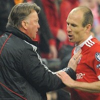 Sesali Reaksi, Robben Minta Maaf