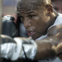 Mayweather Fokus ke Reputasi, Bukan Gelar