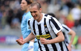 Chiellini Bersedia Tinggal, asal..