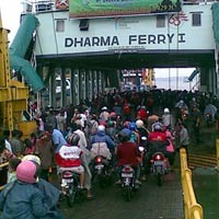 Senin Besok, Tarif Penyeberangan Dermaga Ujung-Kamal Turun