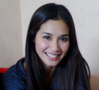 Senyum Manis Marsha Timothy