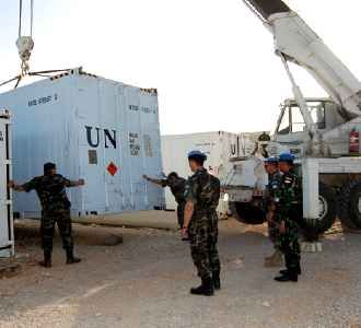 Kontainer Freezer Tiba di Mako Satgas POM TNI Kontainer Freezer Tiba di Mako Satgas POM TNI