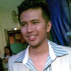 Emil Jazzy Lewat Lagu Lawas Utha Likumahuwa